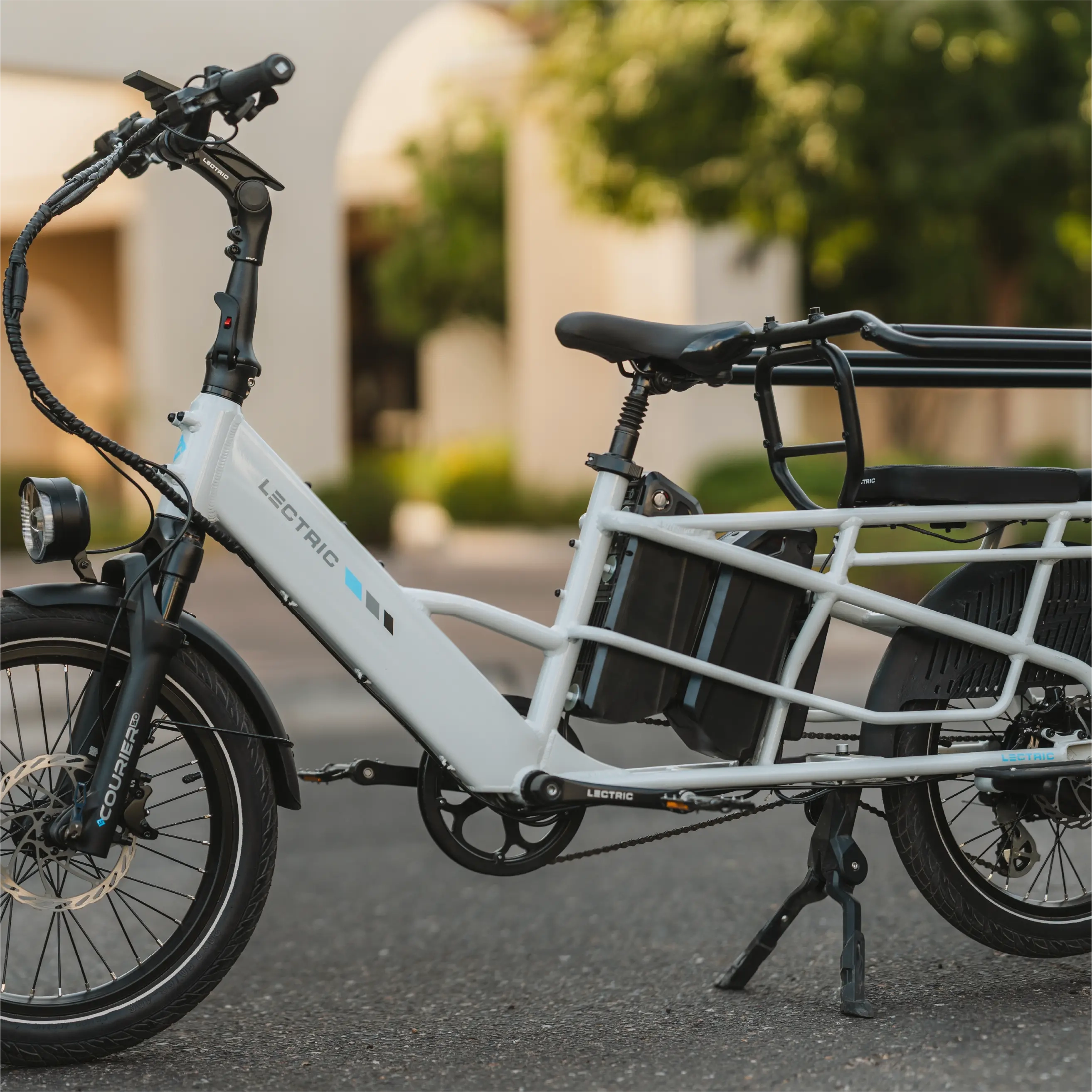 XPedition 2.0 Stratus White Dual-Battery   FREE Running Boards, Cushions, Elite Headlight, Suspension Seat Post, & Orbitor ($505 Value)