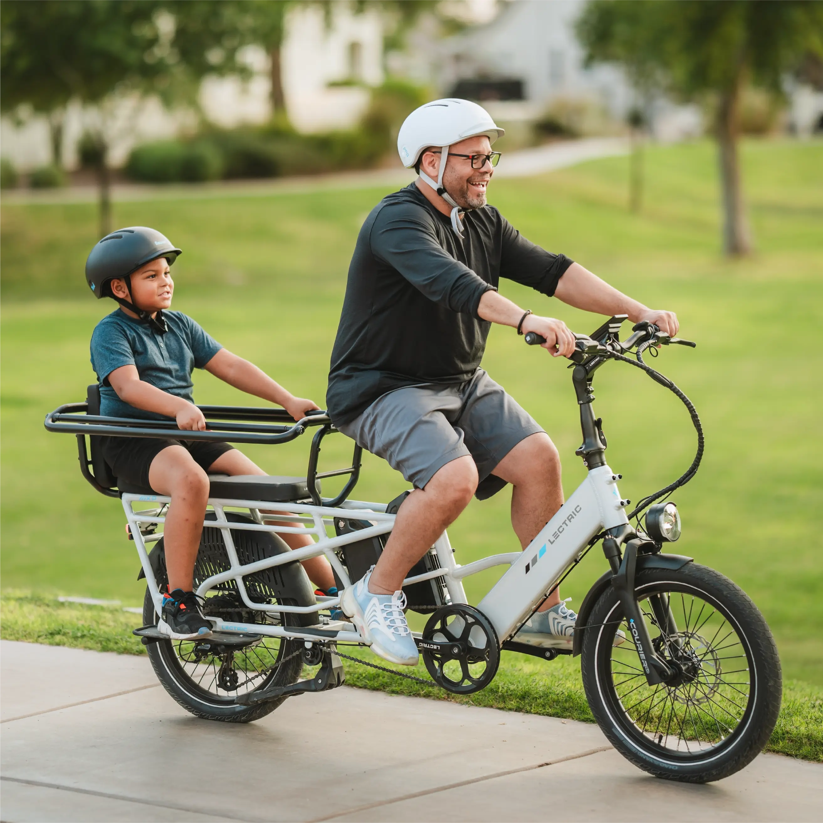 XPedition 2.0 Stratus White Dual-Battery   FREE Running Boards, Cushions, Elite Headlight, Suspension Seat Post, & Orbitor ($505 Value)